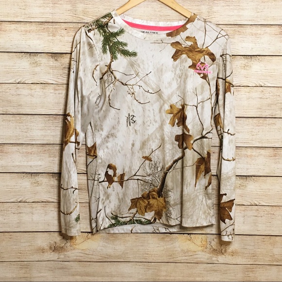 Realtree Tops - Realtree Camo Hunting Theme Long Sleeve Top Medium